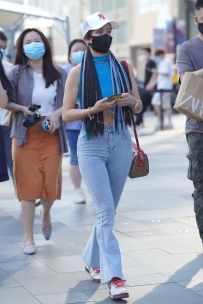 【精选街拍】Vol.3516 喇叭牛仔裤百搭 [55P-761MB]